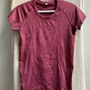 Lululemon work out shirt